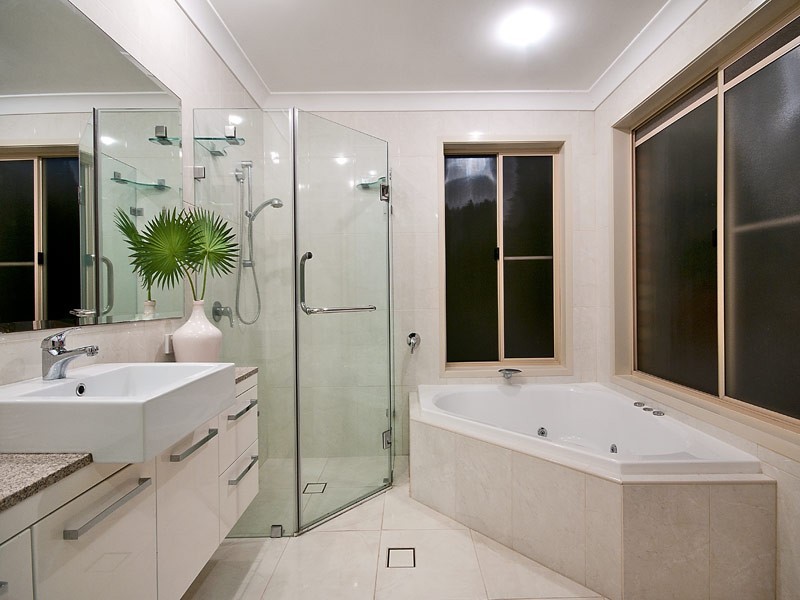 17 Tivoli Court, Carrara QLD 4211