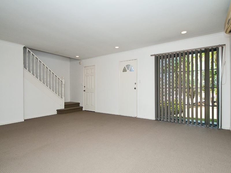 2/3 Tara Tce, Carrara QLD 4211