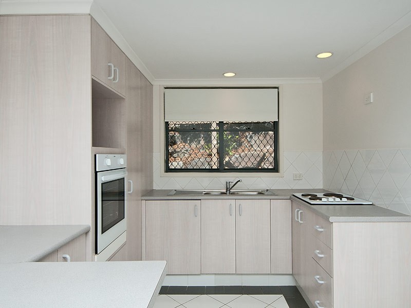 2/3 Tara Tce, Carrara QLD 4211