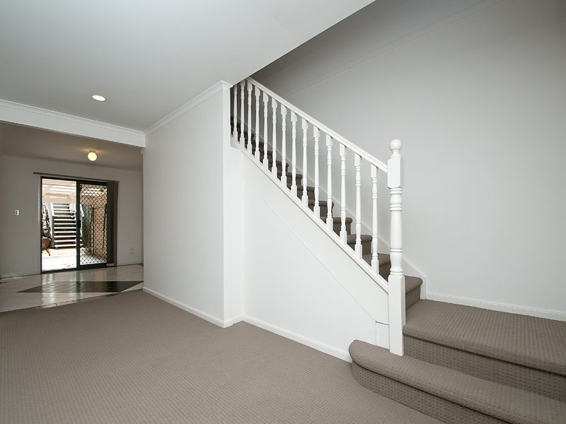 2/3 Tara Tce, Carrara QLD 4211