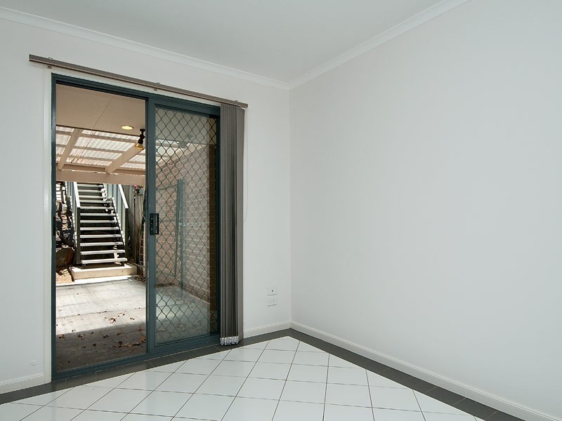 2/3 Tara Tce, Carrara QLD 4211