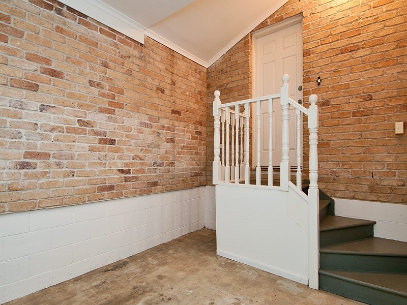 2/3 Tara Tce, Carrara QLD 4211