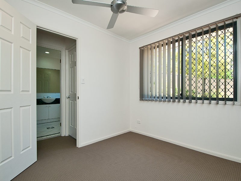 2/3 Tara Tce, Carrara QLD 4211