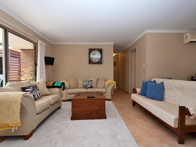 1 Greaves Court, Carrara QLD 4211