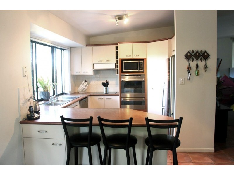 3 Howland Crt, Pacific Pines QLD 4211