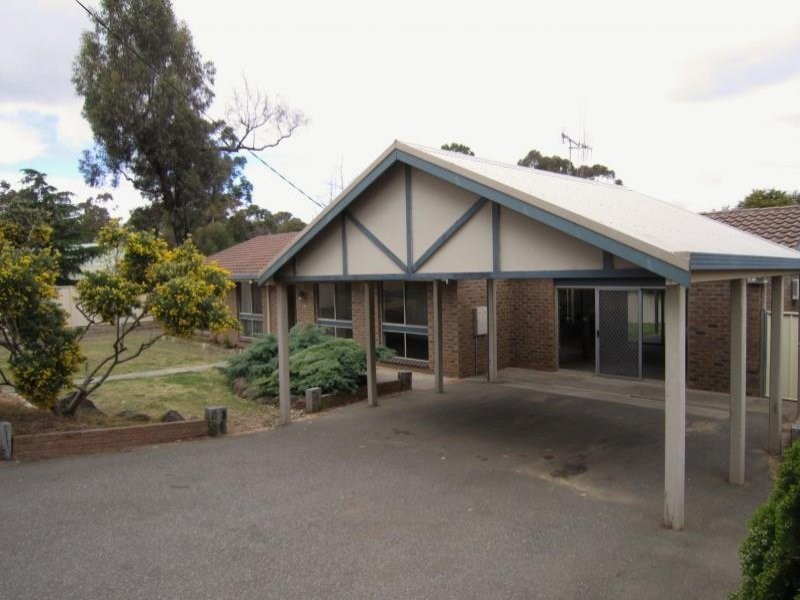 34 Cousins Street, Strathdale VIC 3550