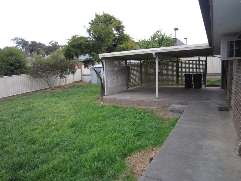 34 Cousins Street, Strathdale VIC 3550