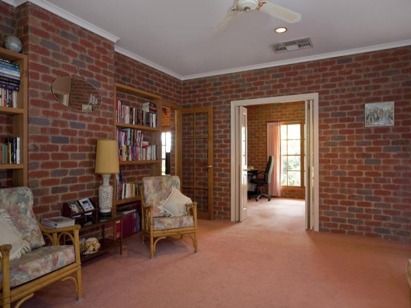 48 Cootamundra Place, Junortoun VIC 3551