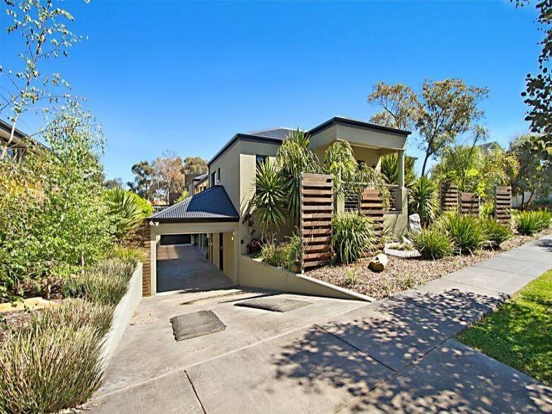 4 Elwood Drive, Strathdale VIC 3550
