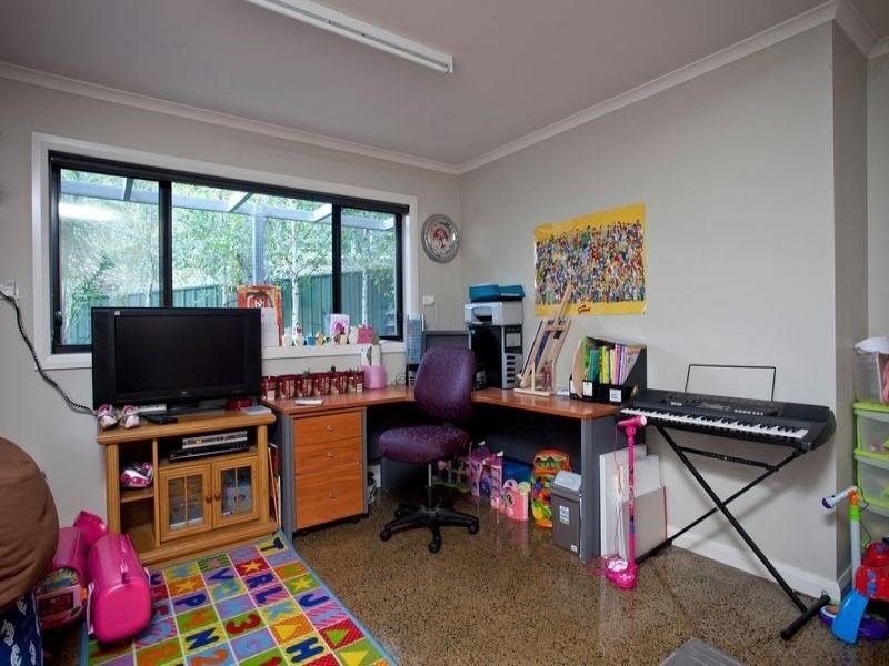 4 Elwood Drive, Strathdale VIC 3550