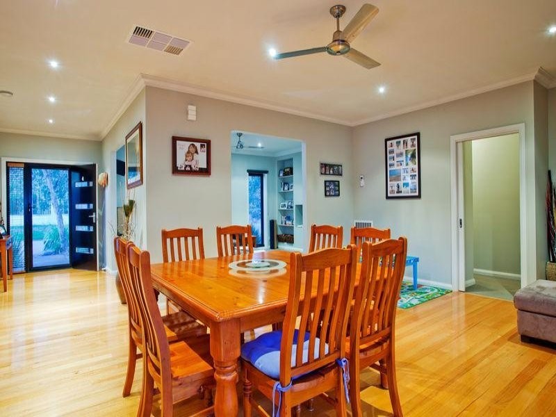 4 Elwood Drive, Strathdale VIC 3550