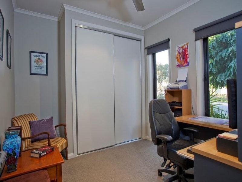 4 Elwood Drive, Strathdale VIC 3550