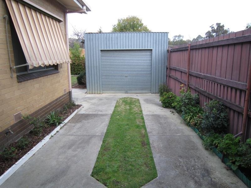 14 Ford Street, Kangaroo Flat VIC 3555