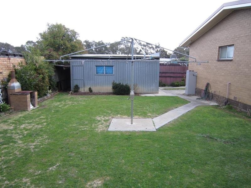 14 Ford Street, Kangaroo Flat VIC 3555