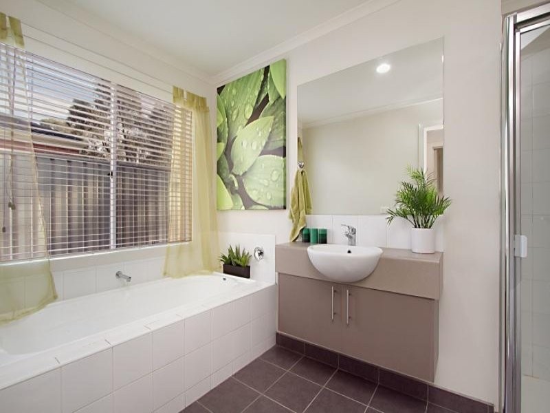 47 Manna Gum Drive, Epsom VIC 3551