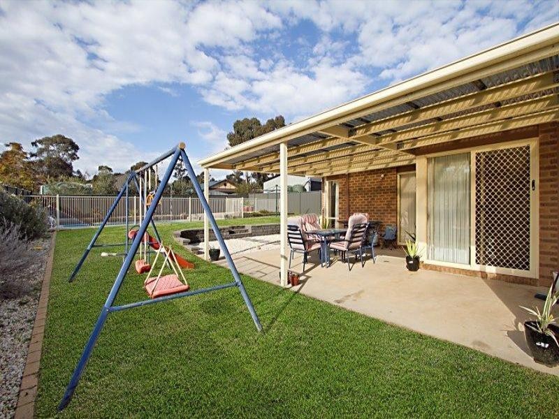 5 Abbey Close, Eaglehawk VIC 3556