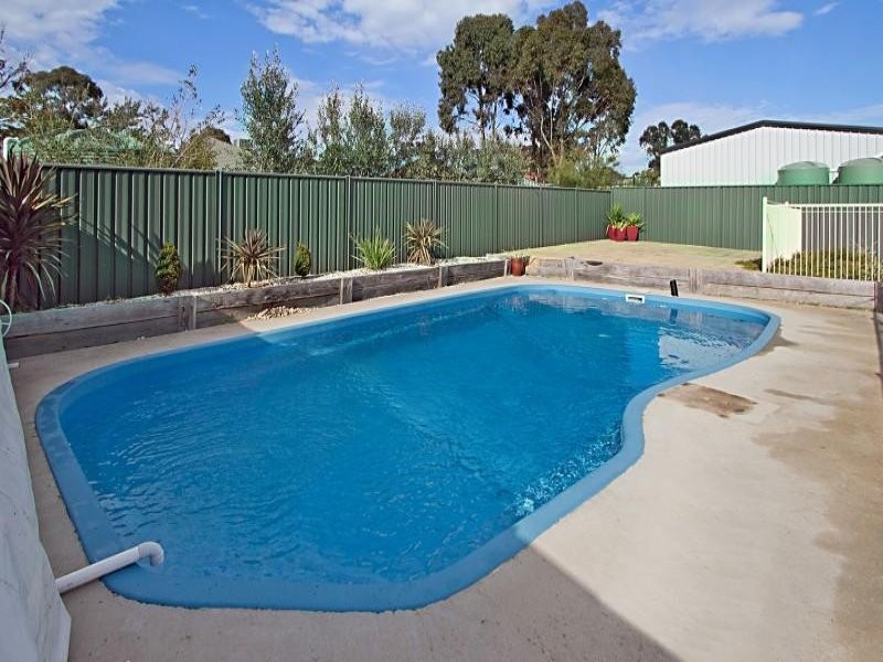 5 Abbey Close, Eaglehawk VIC 3556
