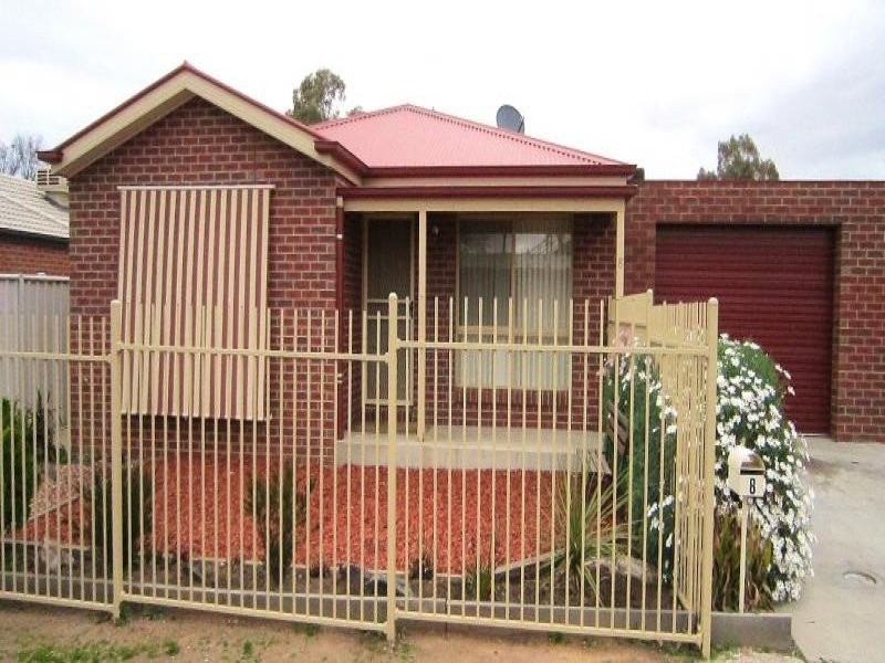 8 Fry Lane, Eaglehawk VIC 3556