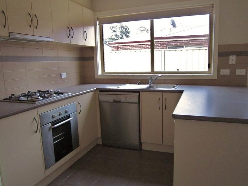 8 Fry Lane, Eaglehawk VIC 3556