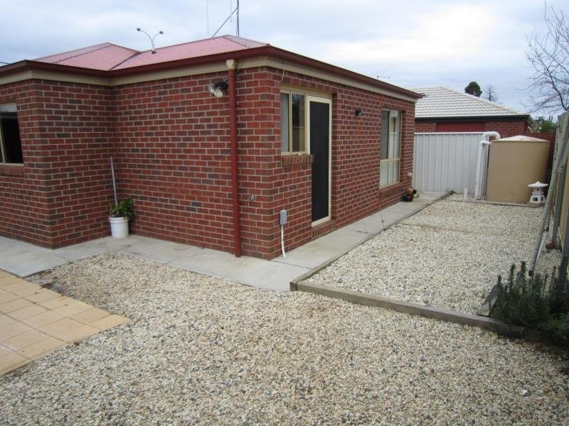 8 Fry Lane, Eaglehawk VIC 3556