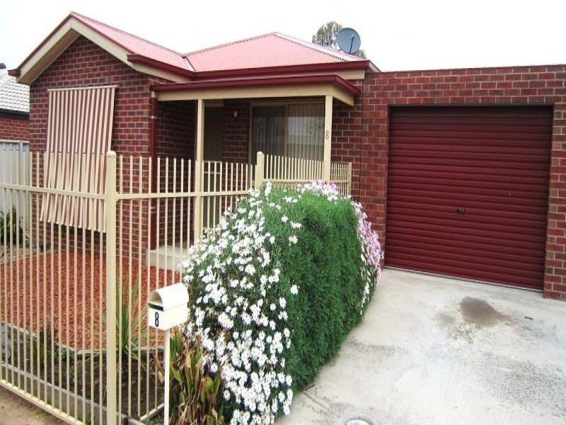 8 Fry Lane, Eaglehawk VIC 3556
