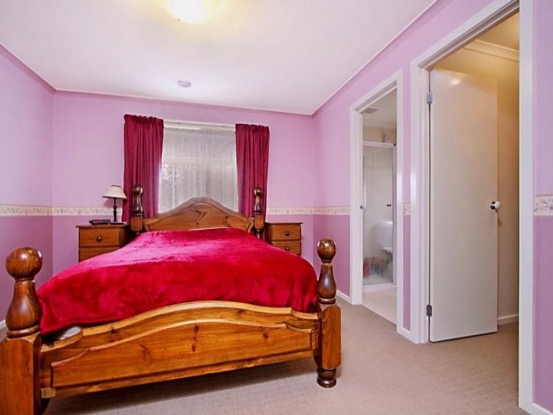 68 Myrtle Road, Ascot VIC 3551