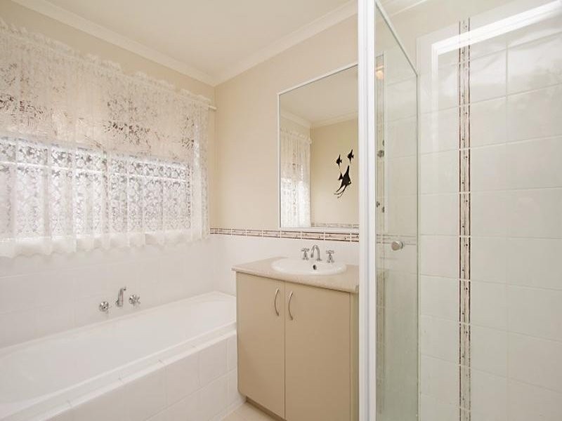 68 Myrtle Road, Ascot VIC 3551