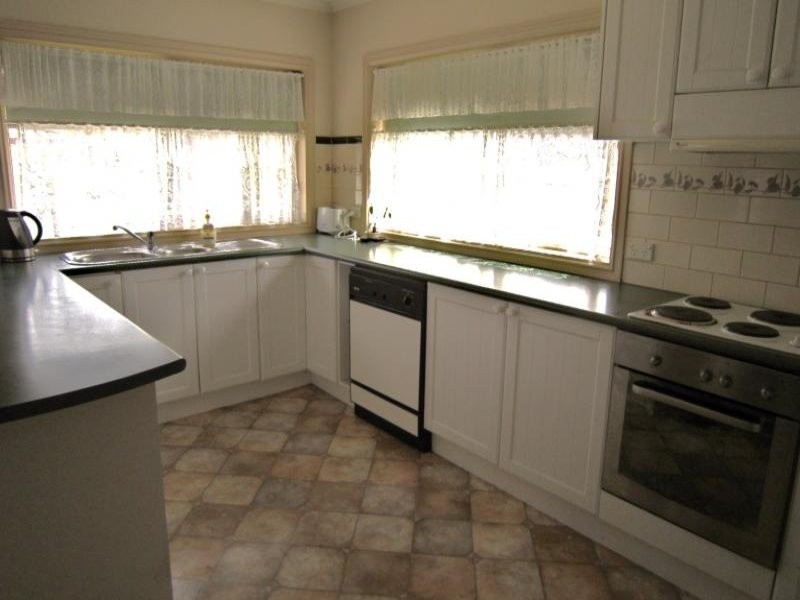 3 Kate Close, Kennington VIC 3550