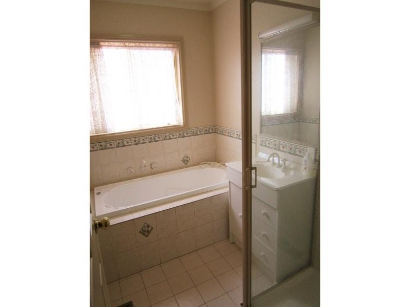 3 Kate Close, Kennington VIC 3550