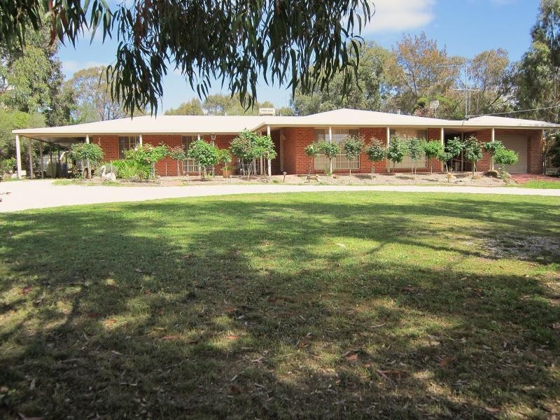 12 Dawson Drive, Maiden Gully VIC 3551