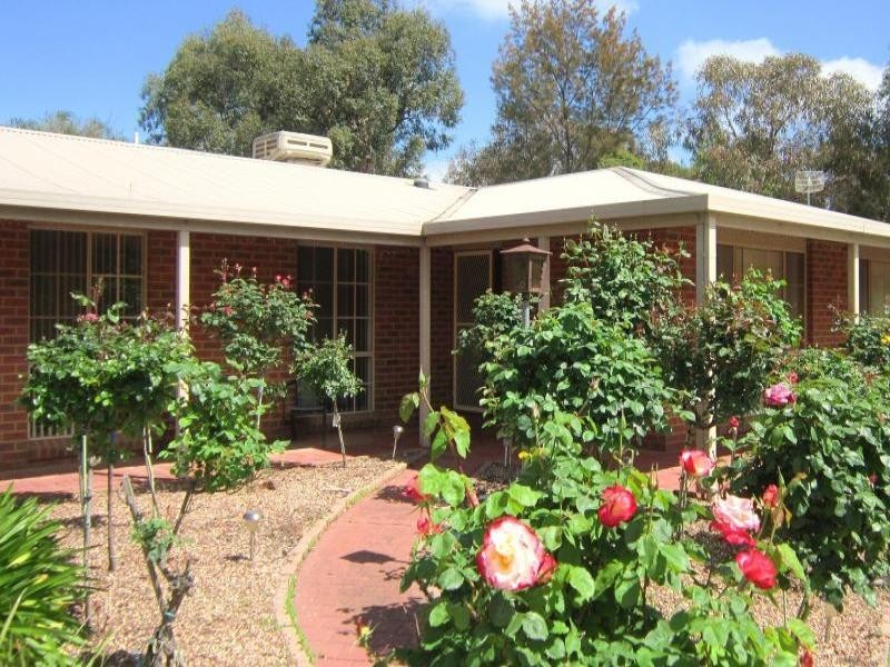 12 Dawson Drive, Maiden Gully VIC 3551