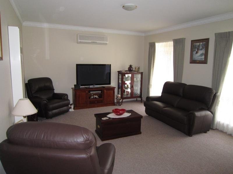 13 Wingoon Drive, Eaglehawk VIC 3556