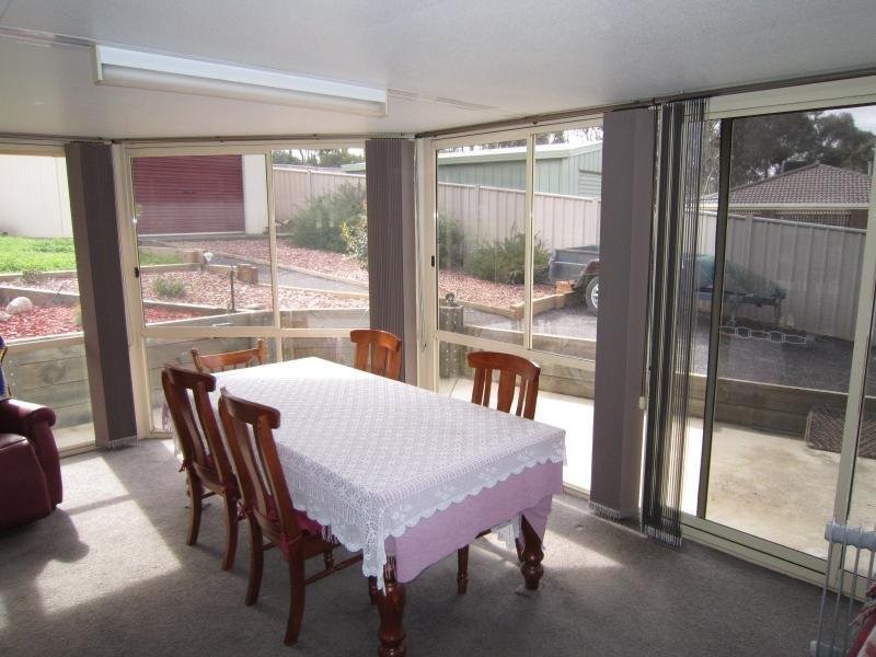13 Wingoon Drive, Eaglehawk VIC 3556