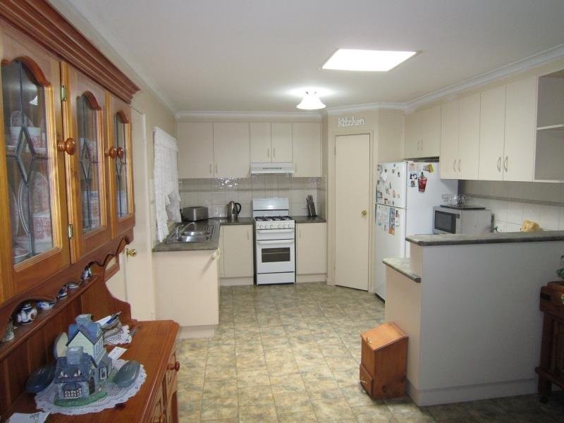 13 Wingoon Drive, Eaglehawk VIC 3556