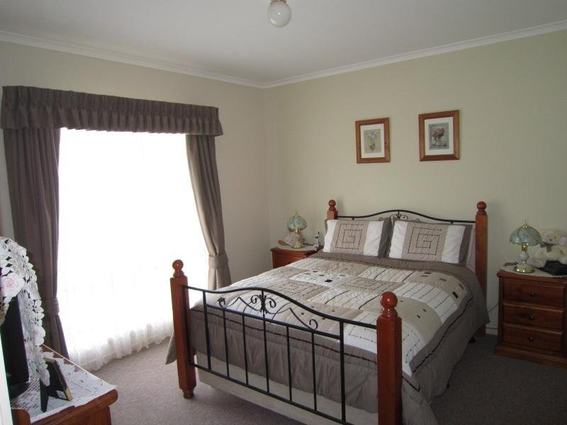 13 Wingoon Drive, Eaglehawk VIC 3556