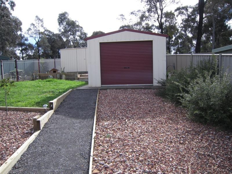 13 Wingoon Drive, Eaglehawk VIC 3556