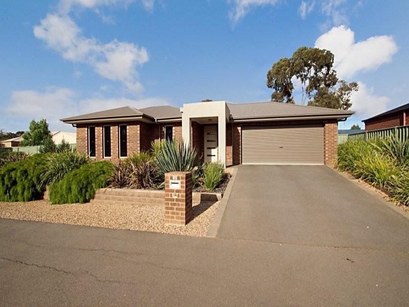 11 Lower Beckhams Road, Maiden Gully VIC 3551