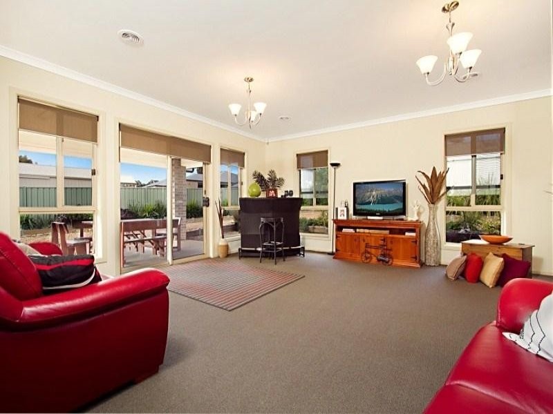 11 Lower Beckhams Road, Maiden Gully VIC 3551