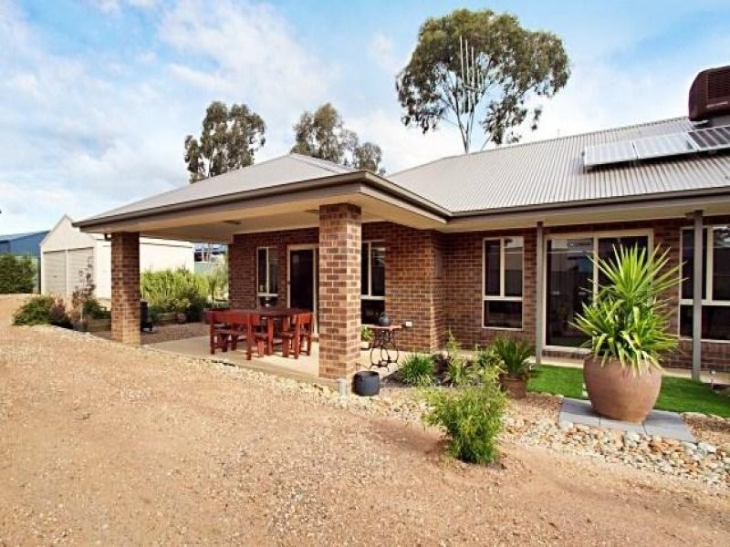 11 Lower Beckhams Road, Maiden Gully VIC 3551