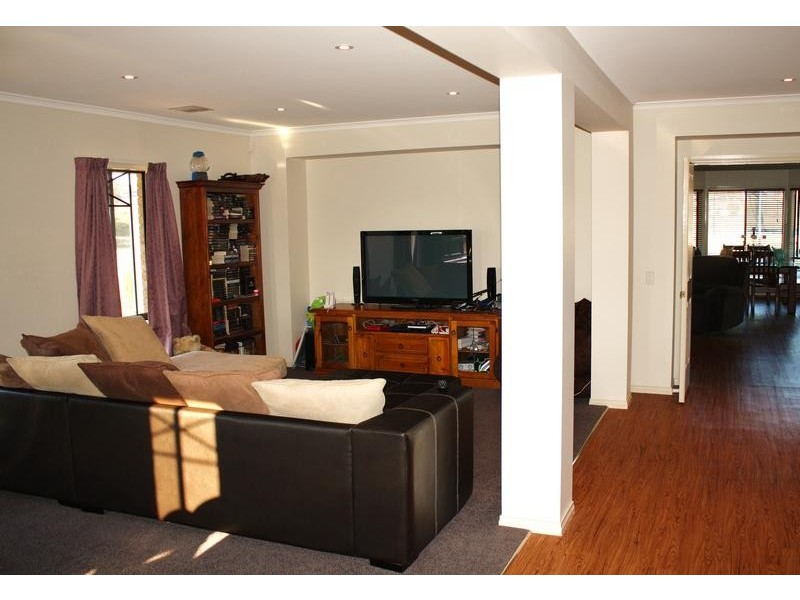 10 Domenica Drive, Junortoun VIC 3551