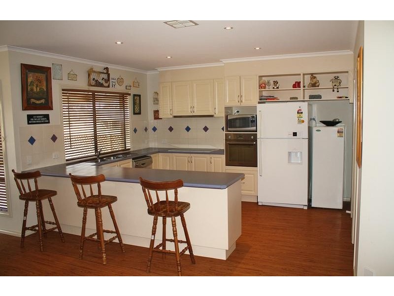 10 Domenica Drive, Junortoun VIC 3551