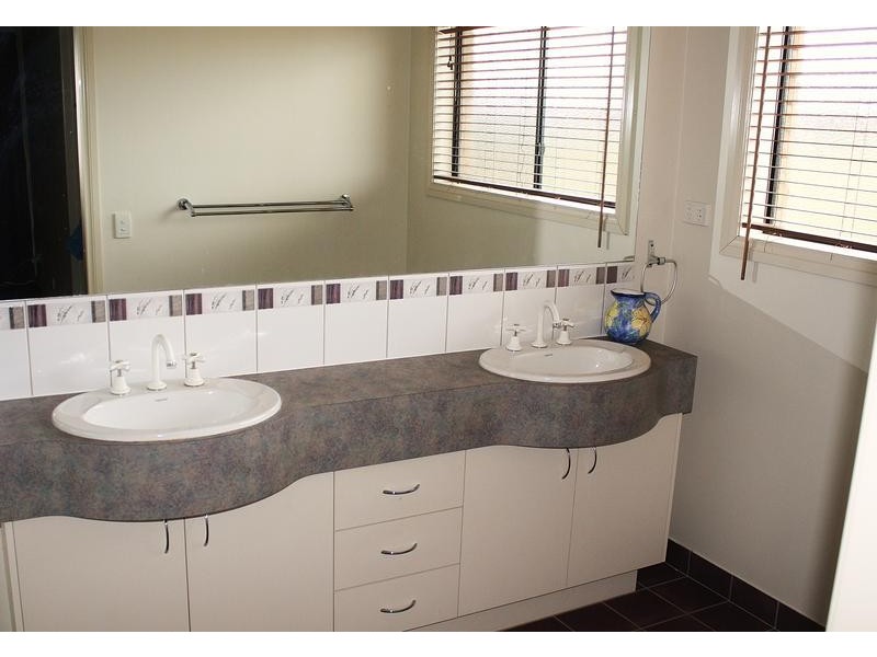 10 Domenica Drive, Junortoun VIC 3551