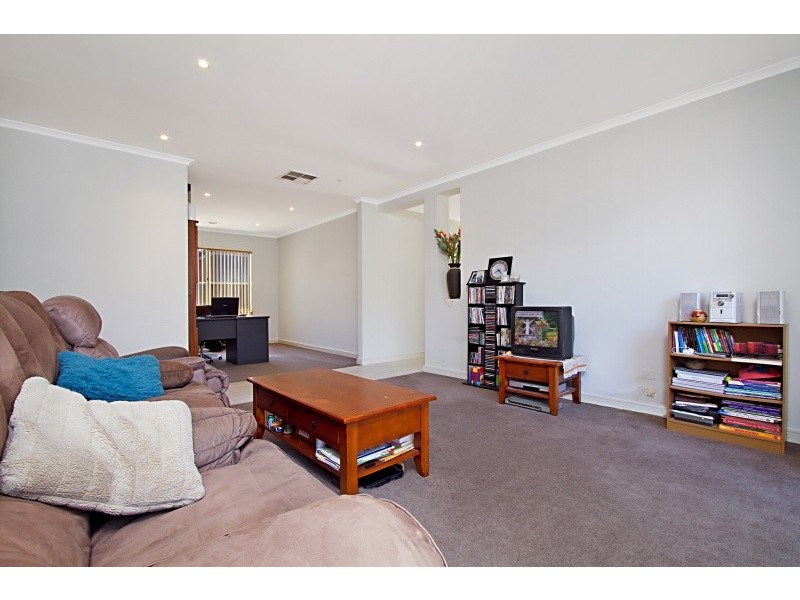 17 Cooba Drive, Epsom VIC 3551