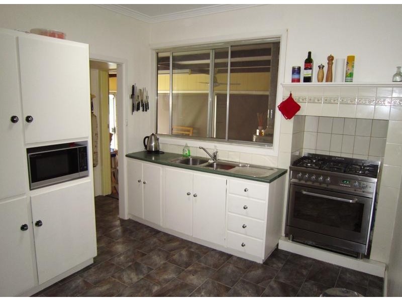 32 Benghasi Avenue, Golden Square VIC 3555