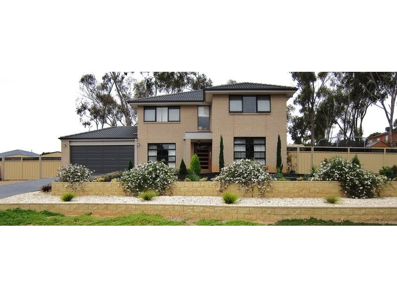 5 Saddle Court, Maiden Gully VIC 3551