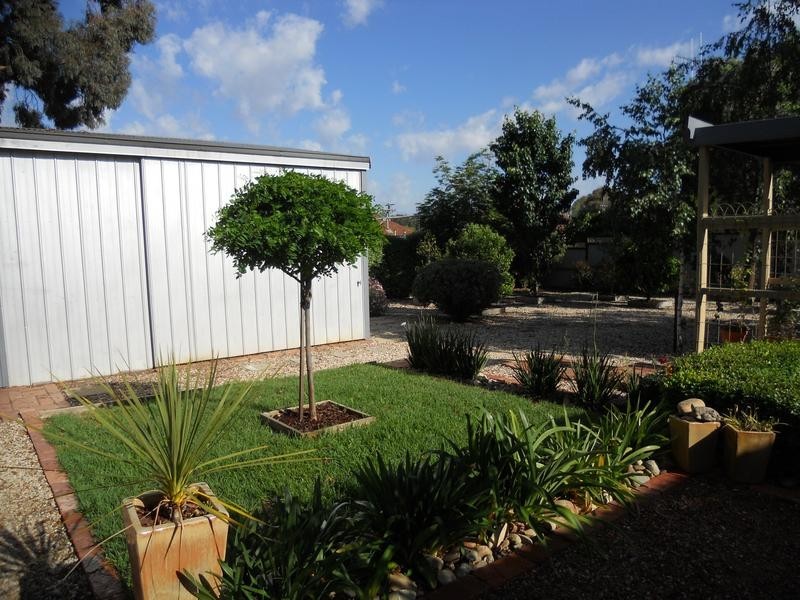 80 Somerville Street, Flora Hill VIC 3550