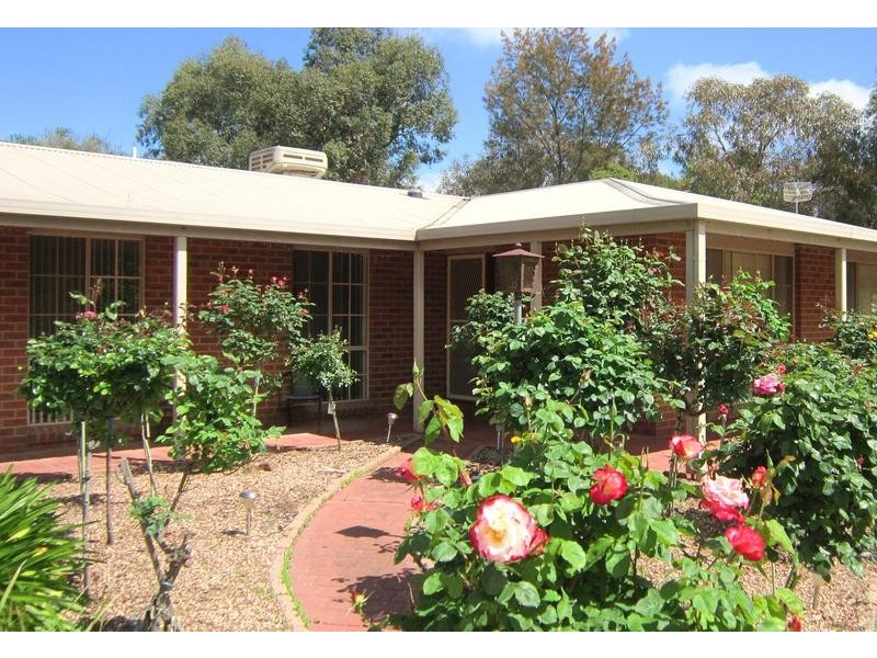 12 Dawson Drive, Maiden Gully VIC 3551