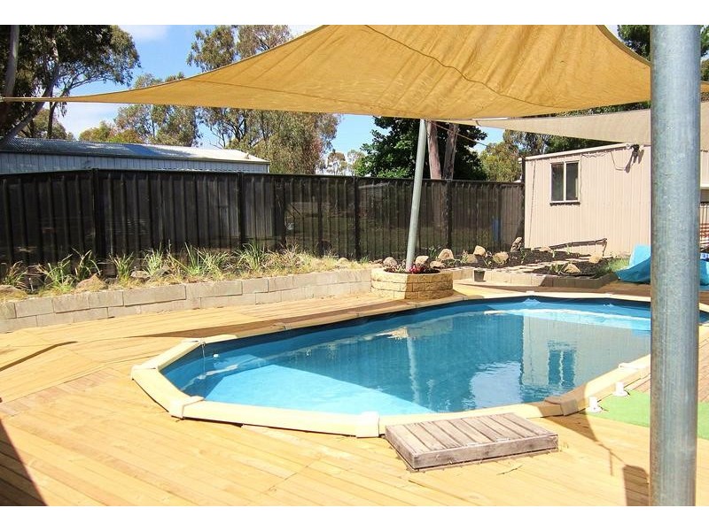 12 Dawson Drive, Maiden Gully VIC 3551