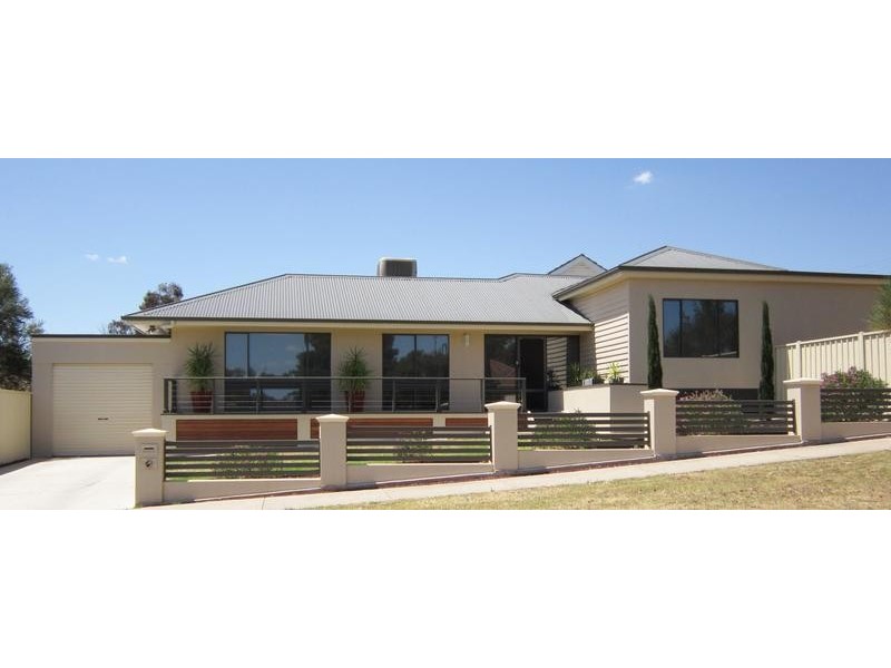17B Lansell Street, Kangaroo Flat VIC 3555