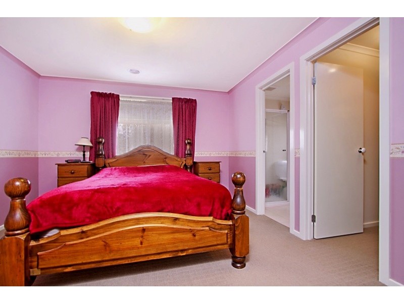 68 Myrtle Road, Ascot VIC 3551